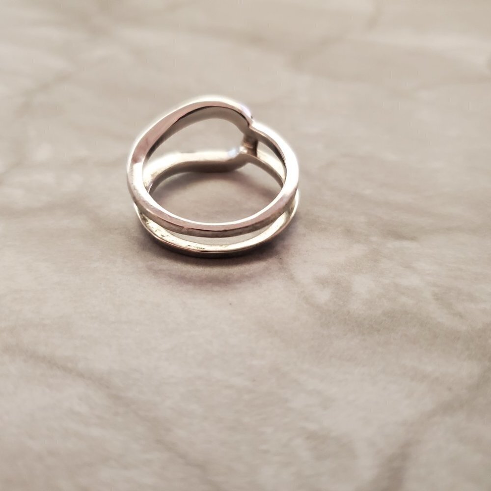 ✨ 2000's Silver Rhinestone Ring Size 8 ✨ - Picture 3 of 5